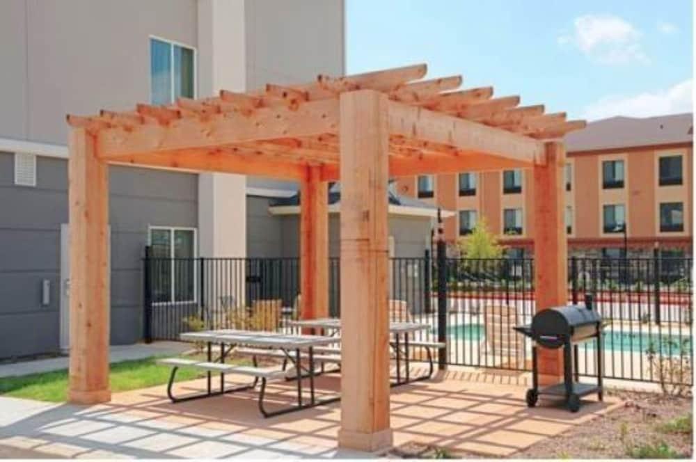 Days Inn & Suites by Wyndham Mineral Wells Exterior foto