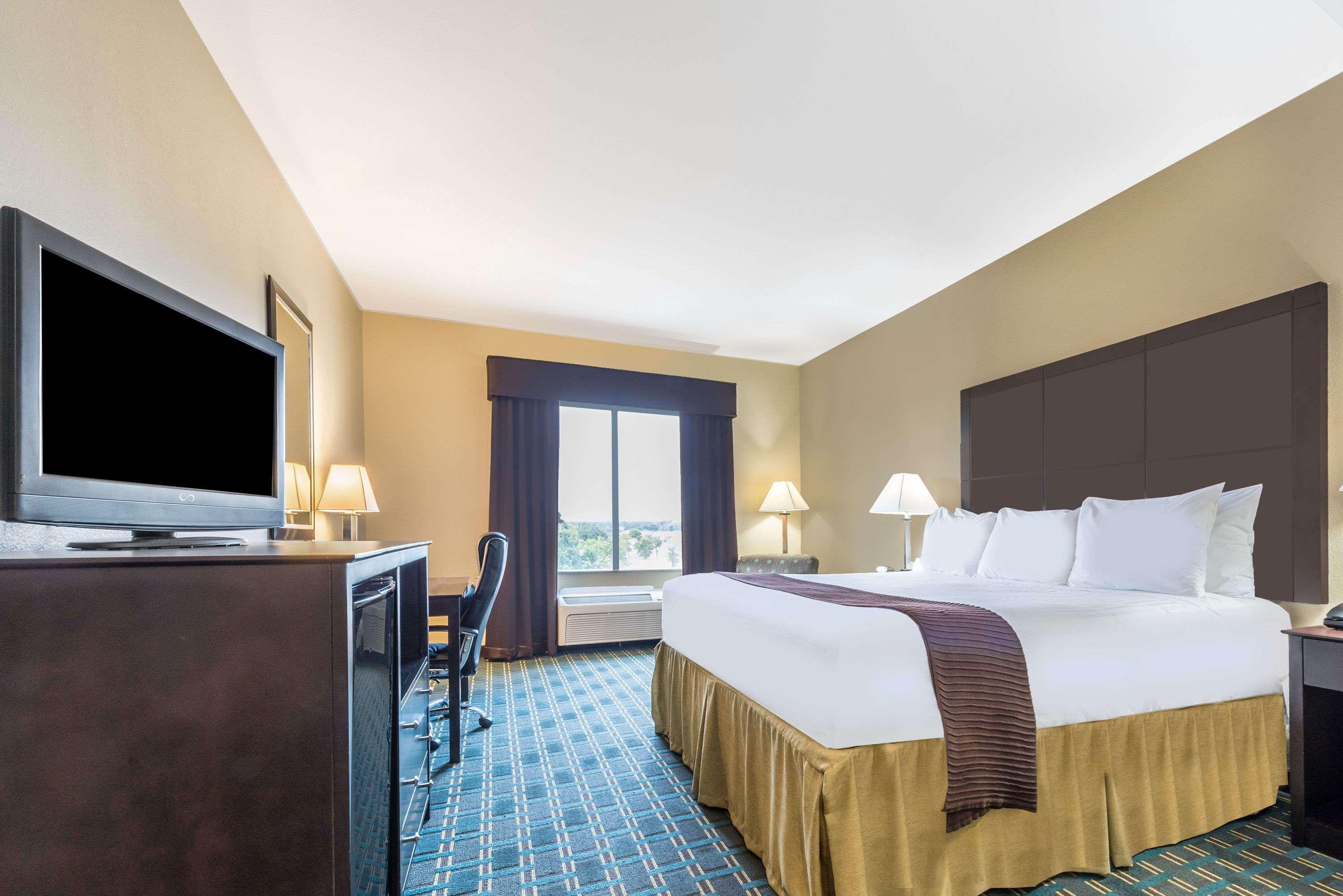 Days Inn & Suites by Wyndham Mineral Wells Exterior foto